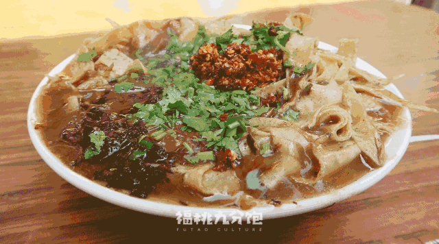 天津人最爱的锅巴菜，既没锅巴也没菜