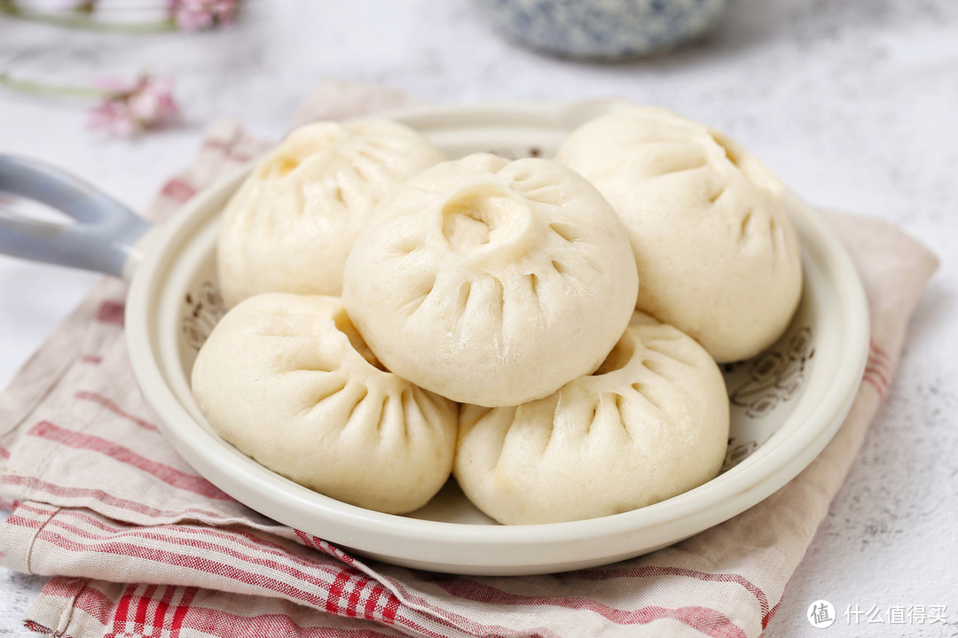 蒸包子时肉馅别直接加调料，只要多做这一步，鲜嫩美味口口爆汁儿